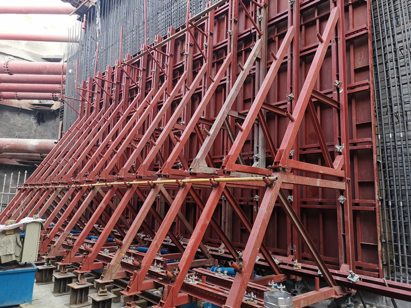 半自(zì)動式單側模闆